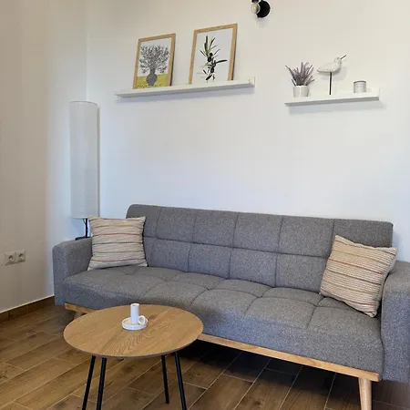 Zio Nino Apartment Sutomiscica